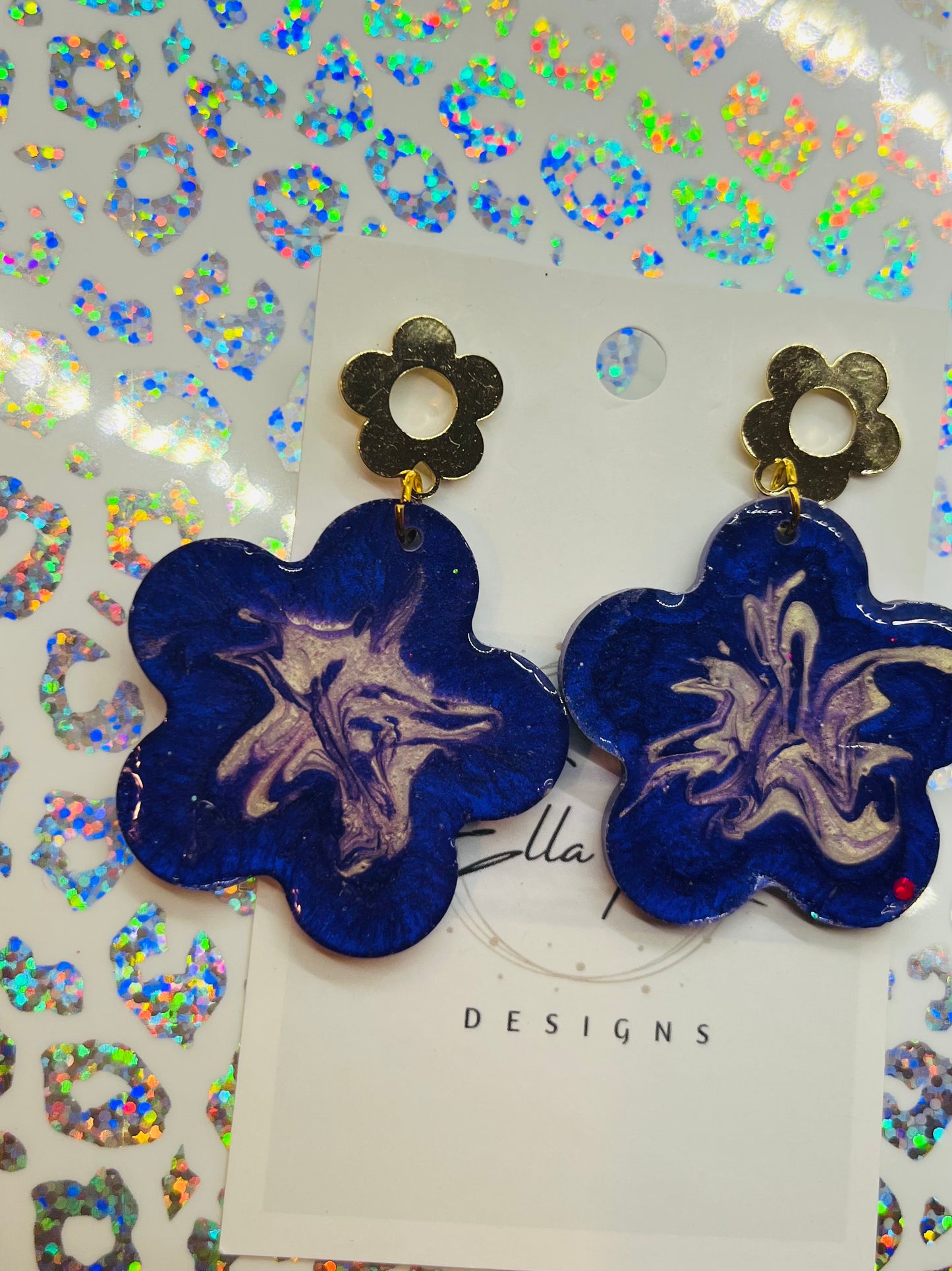Dipsy Daisy Earring (in two colors)