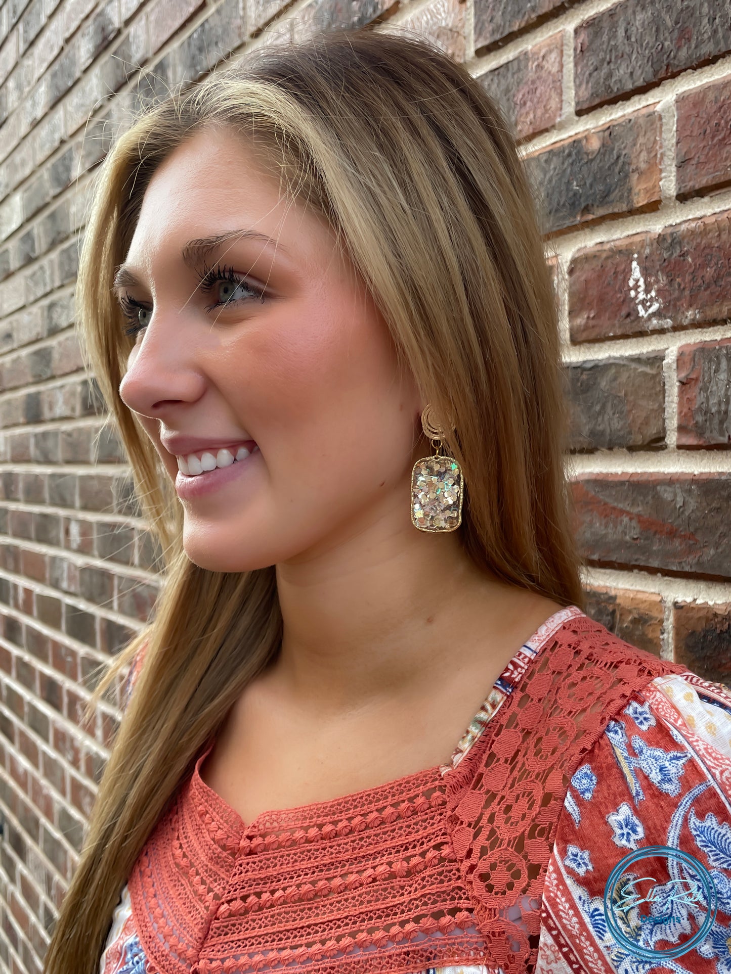 Dazzling Pearlized Glitter Earring