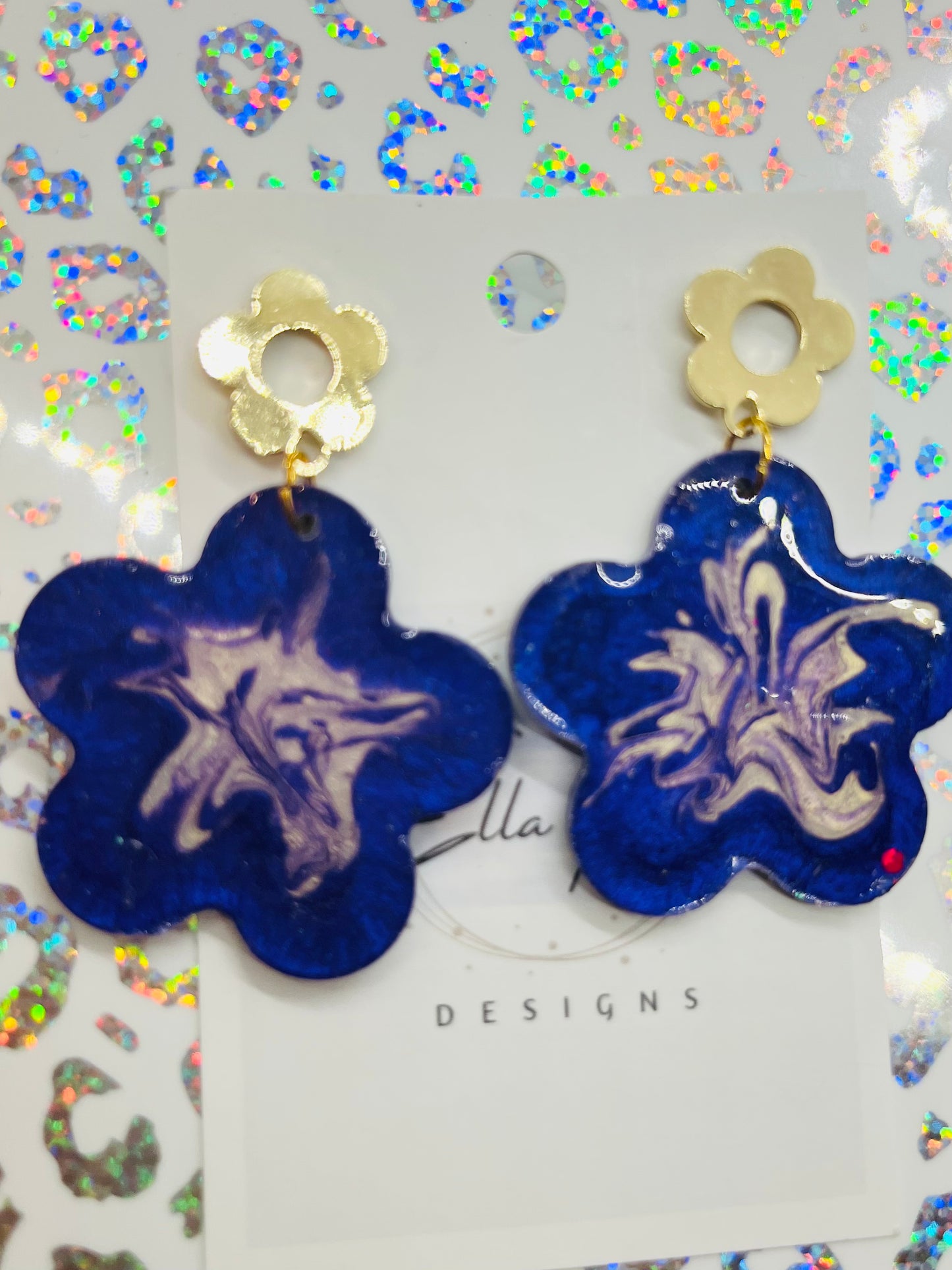 Dipsy Daisy Earring (in two colors)